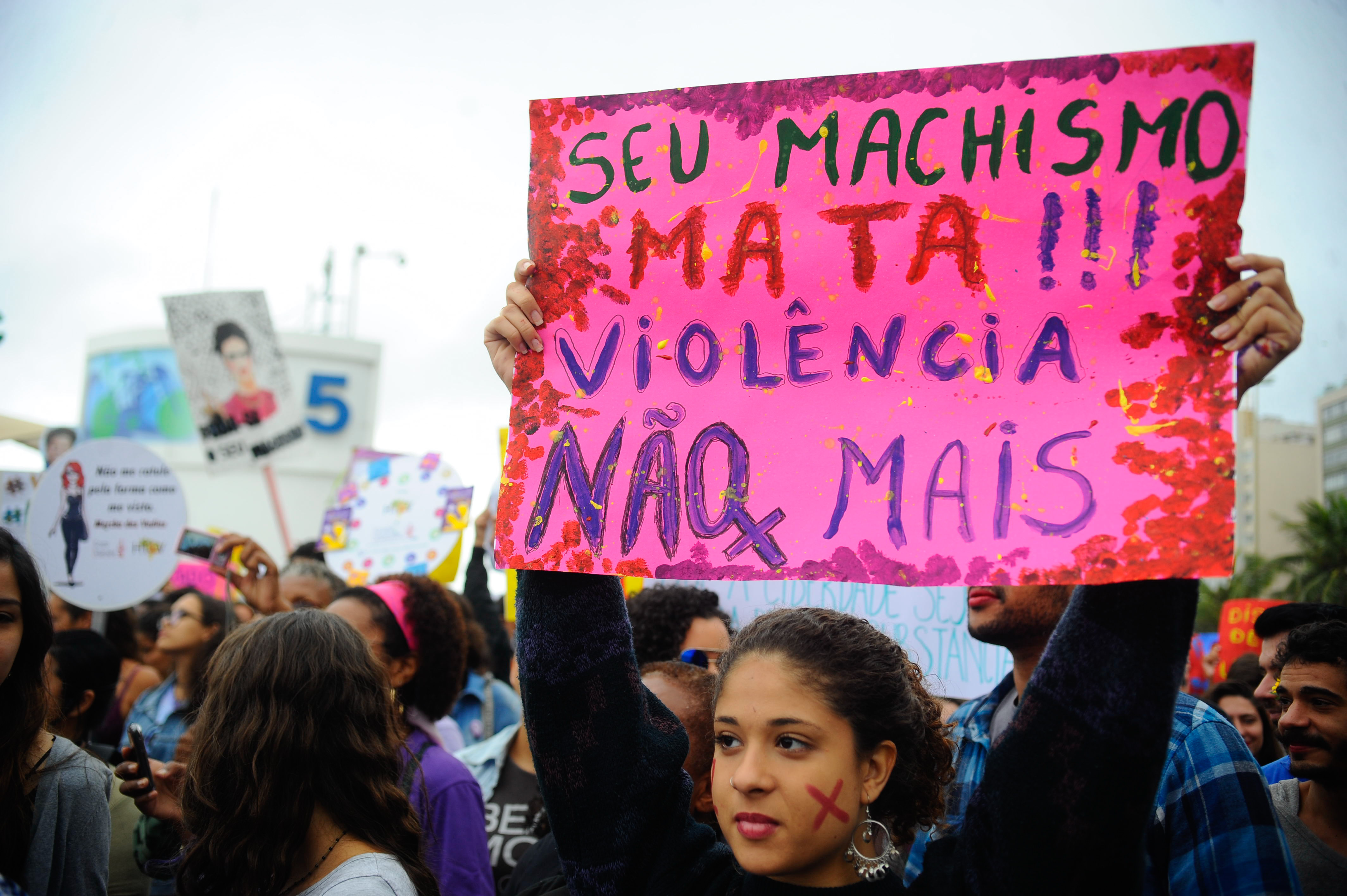 Do rigor punitivo à educação de gênero: os desafios do enfrentamento à violência contra a mulher no Brasil