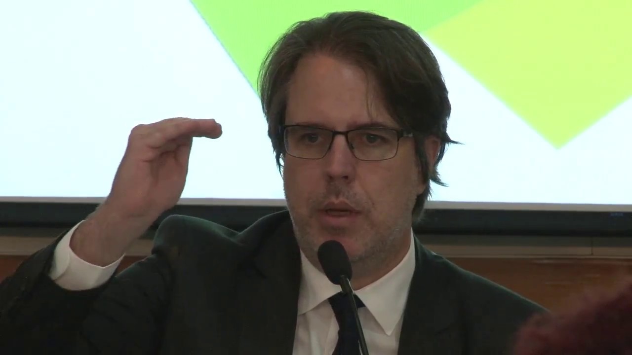 Pós-democracia instalou-se ‘docilmente’ no Brasil: entrevista com o jurista Rubens Casara