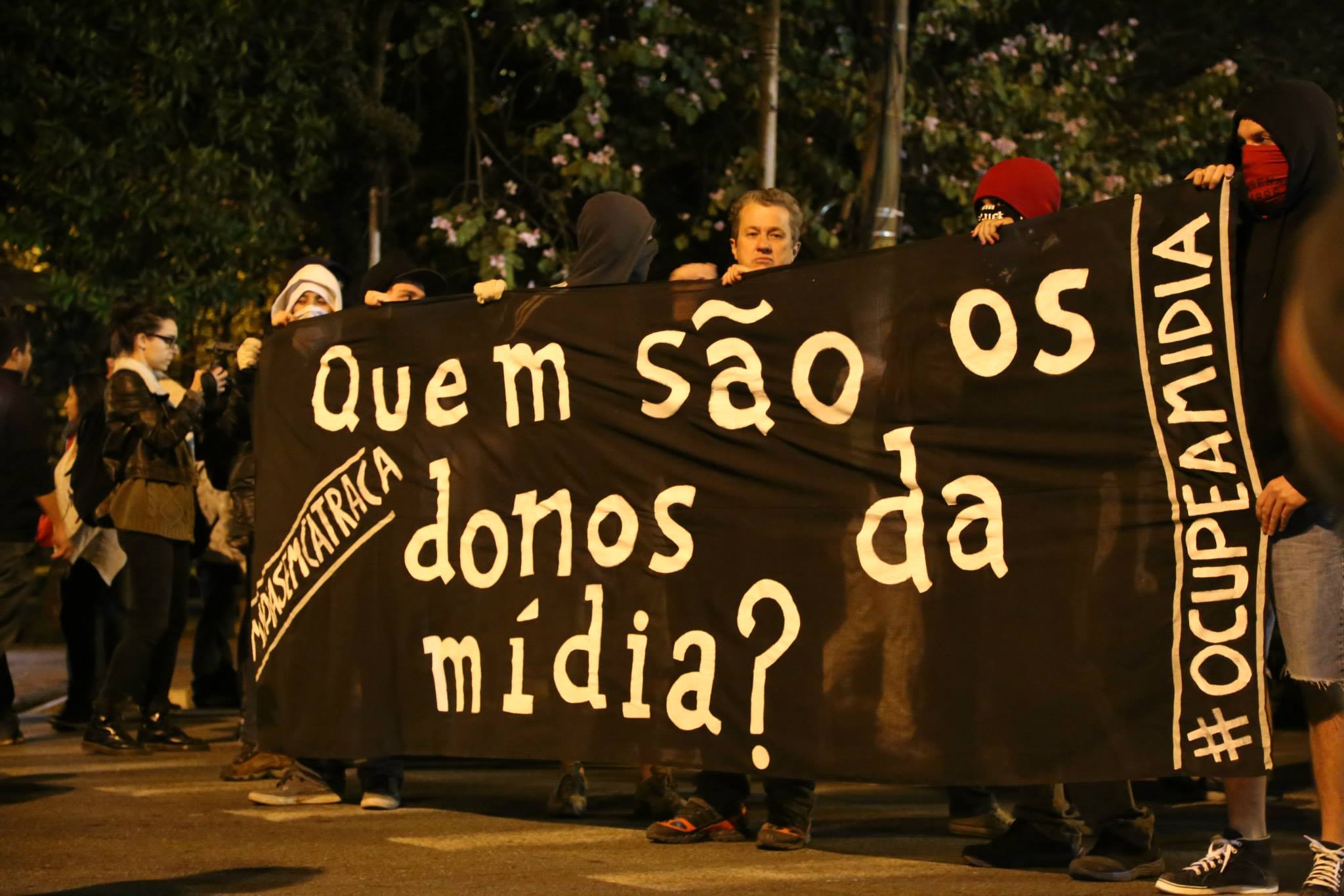 Coletivo Intervozes lança pesquisa sobre os donos da mídia no Brasil