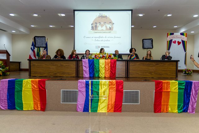 Nove casais homoafetivos dizem “sim ao amor” e realizam ato político contra a discriminação
