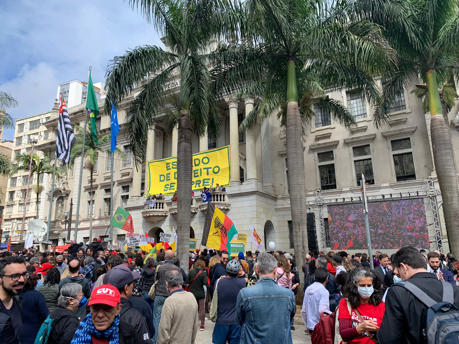 Uma espinha na ‘garganta’ da democracia brasileira
