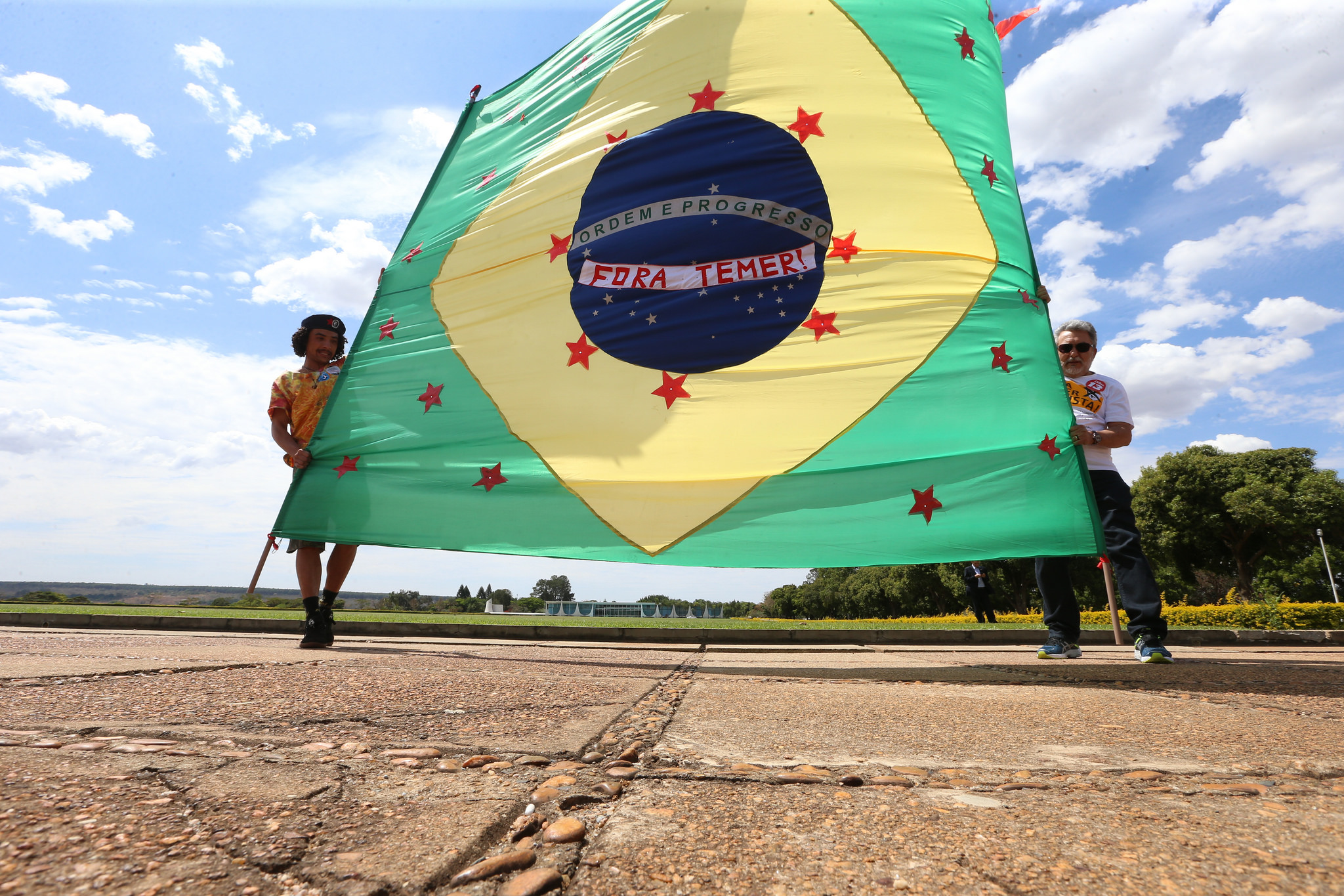 O ATIVISMO JUDICIAL E A ESQUERDA NO BRASIL:  UM NAMORO PERIGOSO