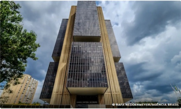 Banco Central Antidesenvolvimento